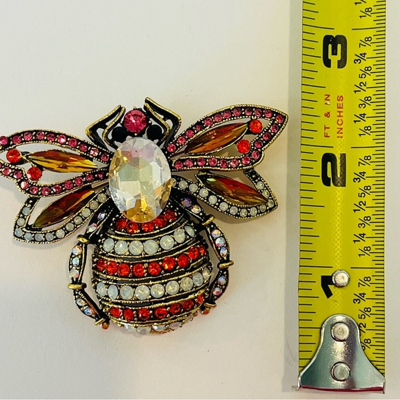 Vintage Gold Tone Orange and Pink Crystal Bee Brooch - Picture 8 of 8
